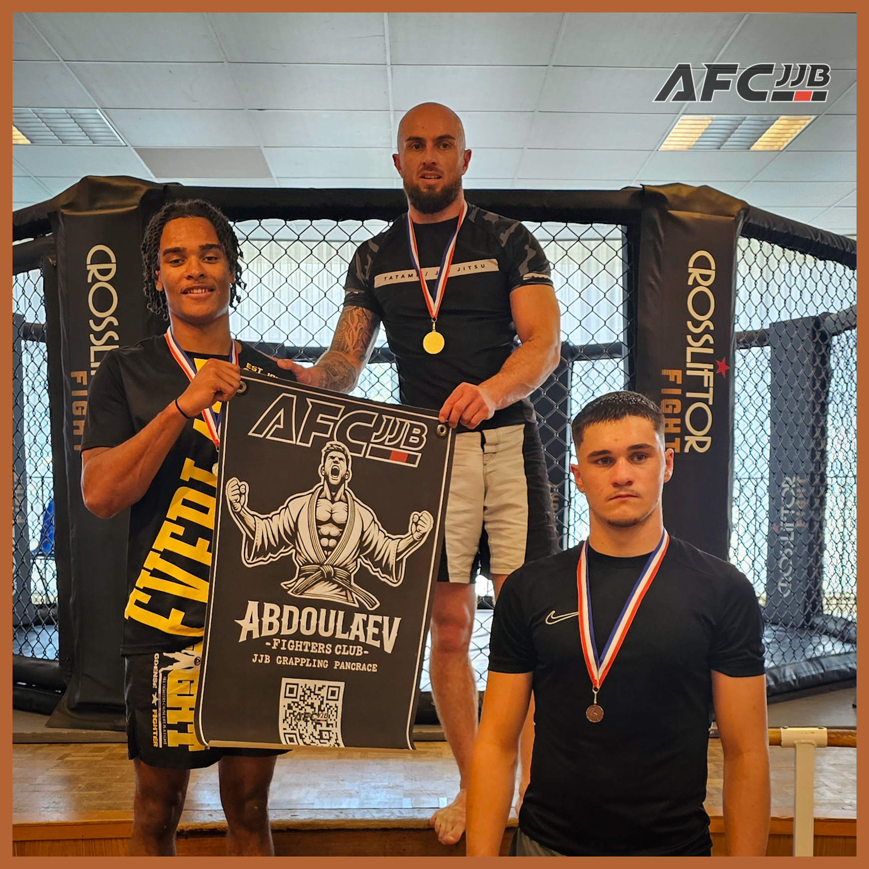 Compétition de grappling en cage